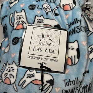 Oversized Plush Throw Blanket - Light Blue Cat Print